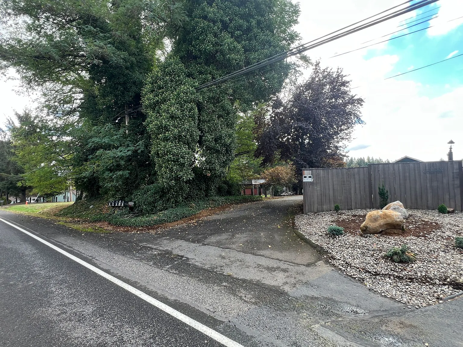 Small Peaceful Property on Acreage — Photo 2
