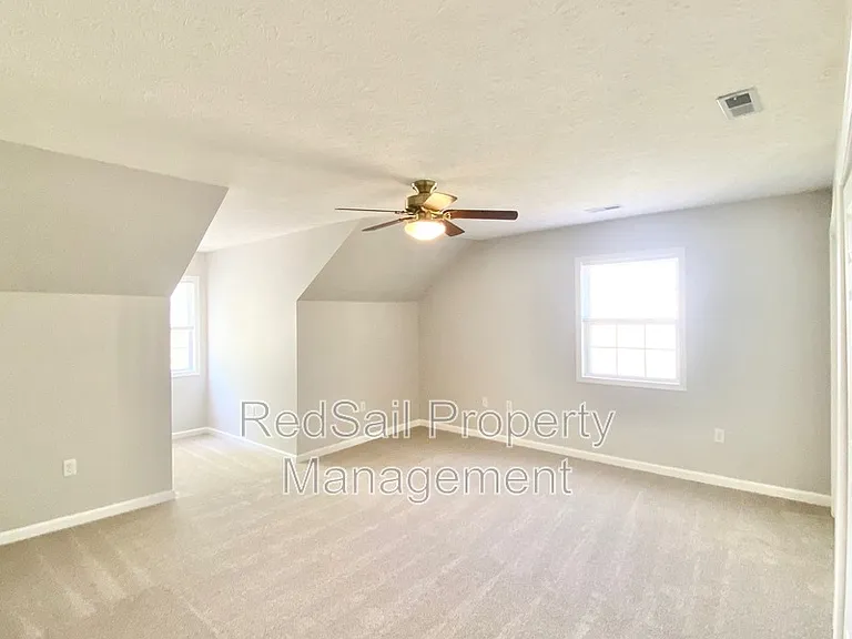 102 Thunderbird Ln — Photo 19