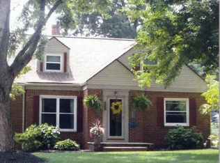 1608 Chestnut Blvd, Cuyahoga Falls, OH 44223