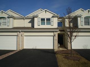 17255 Arrowhead Dr, Lockport, IL 60441