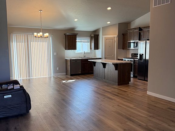 3rd image of 779 Cortni Dr