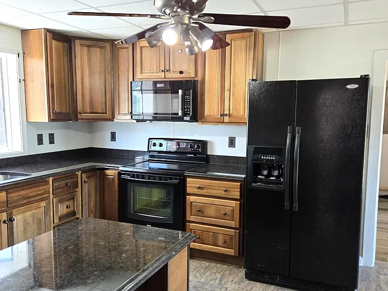 8293 Leetown Rd — Photo 10
