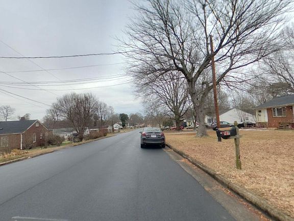 3rd image of 1411 Piedmont Way