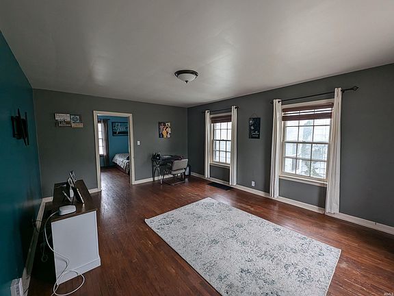 4th image of 1905 Washington Ave