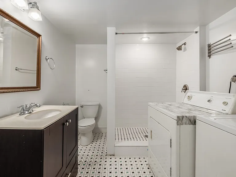 1707 Kilbourne Pl NW — Photo 17