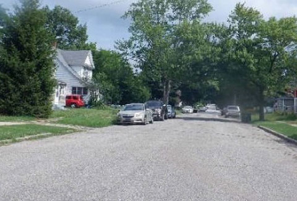 Exterior Neighborhood (street photo)