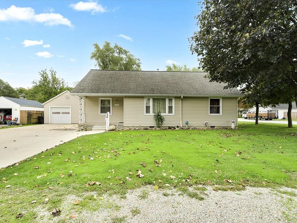 1st image of 701 E Daggy St