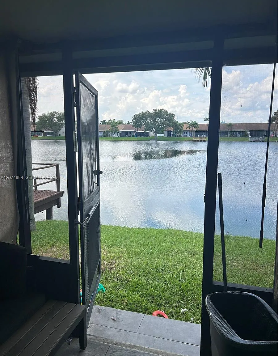 Twin Lake Gardens — Photo 4