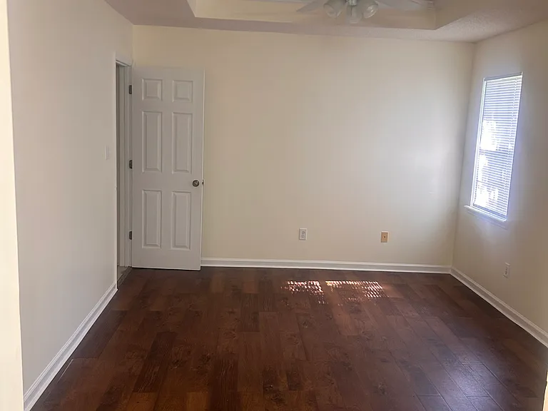921 Pine Cone Cir — Photo 5