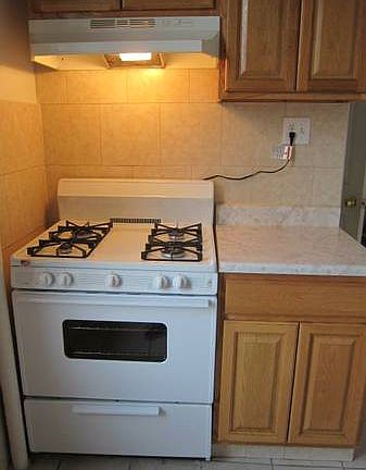 4th image of 2436 41st St APT 11