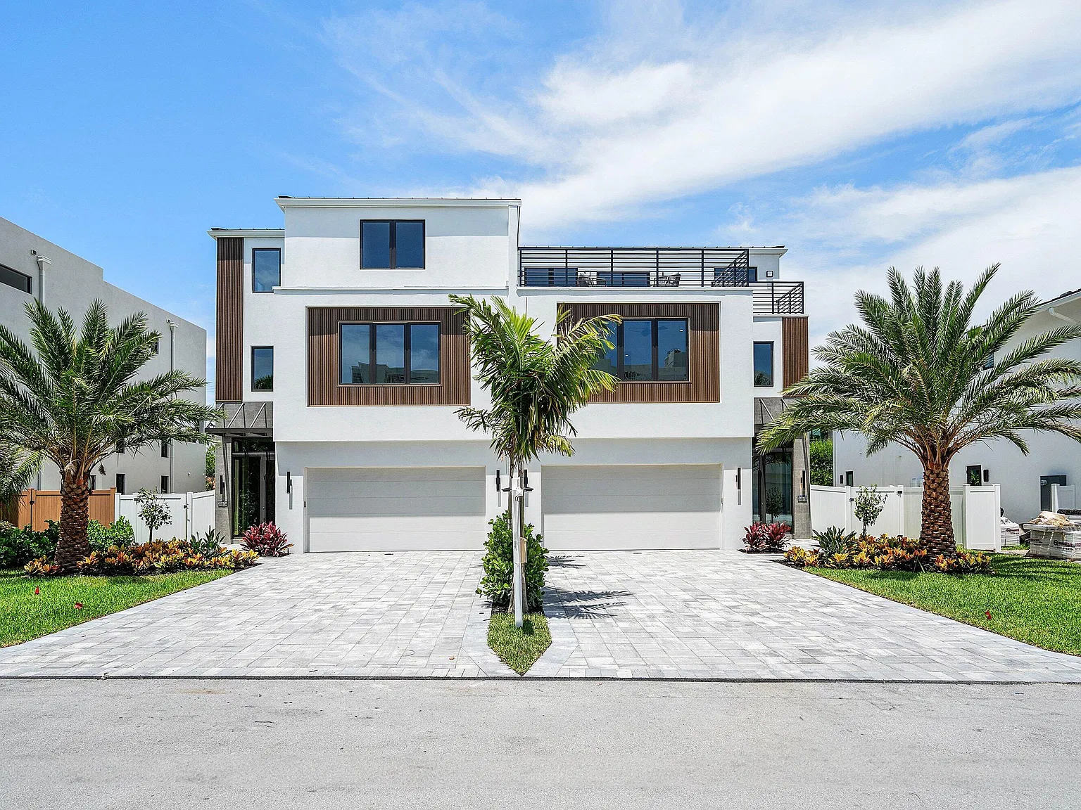 4 bed, 4.5 bath, 2986 sqft, $25,000 — Photo 1