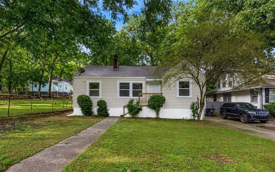 1st image of 1826 E Farris Ave