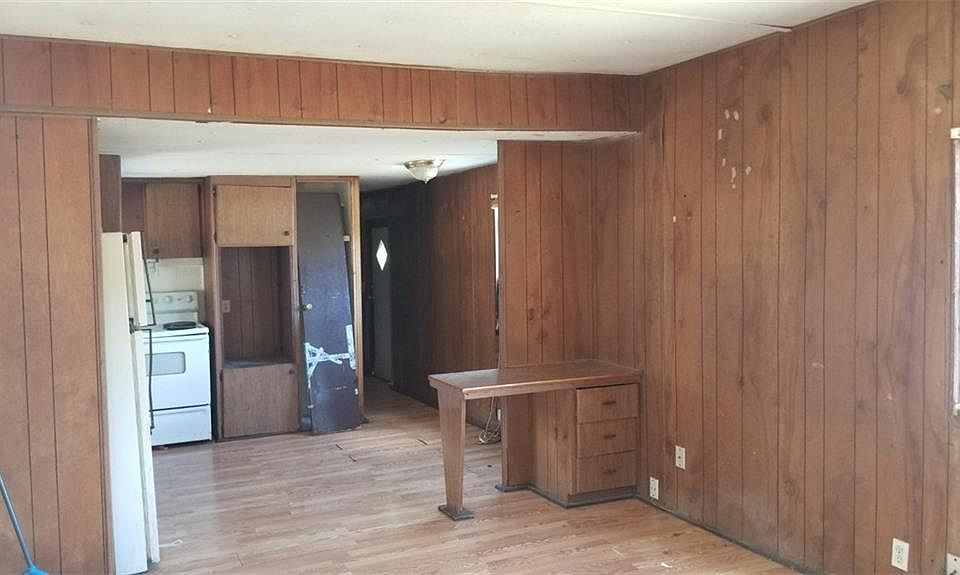 2nd image of 120 Alice Ave
