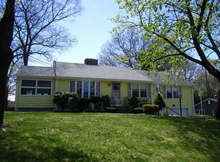 9 Hanson Dr, North Kingstown, RI 02852