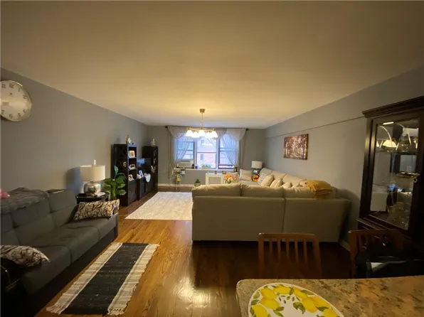 145 Lincoln Ave APT 3M, Staten Island, NY 10306