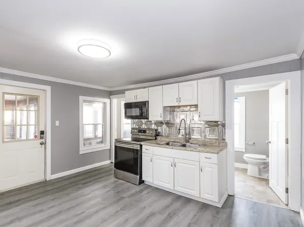 92 Ledge St #1, Nashua, NH 03060