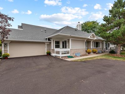 14166 West Waters Edge TRAIL, New Berlin, WI, 53151