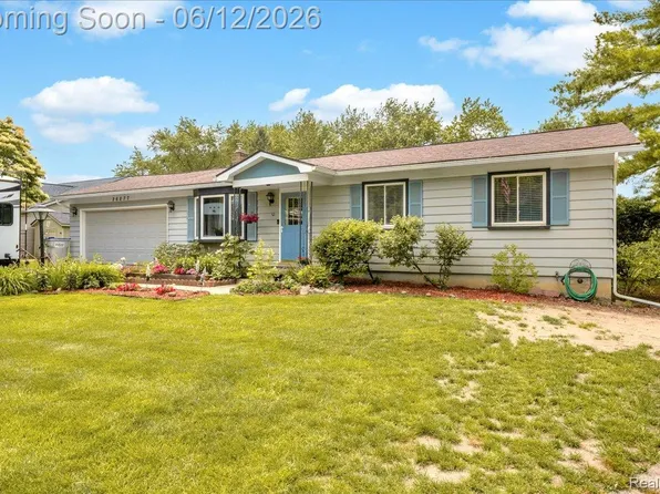 26877 N Dixboro Rd, South Lyon, MI 48178