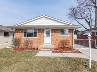 29069 Denison St, Gibraltar, MI