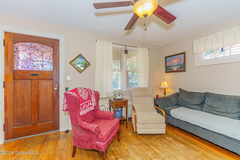 5th image of 1427 Lexington Avenue