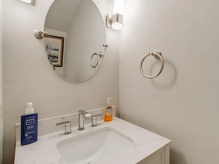 126 Jefferson Pl — Photo 5