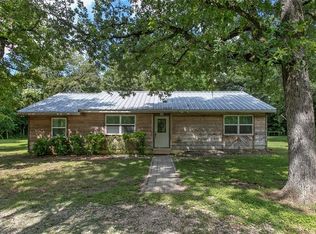 8268 Longview Dr, Bryan, TX 77808