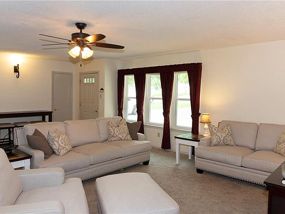 4th image of 405 Granada Calle Ct