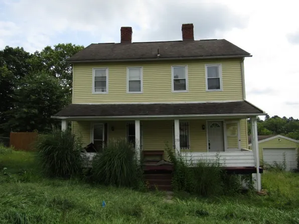 132 Pine St, Rillton, PA 15678