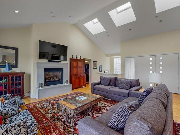 4th image of 766 El Paseo Dr