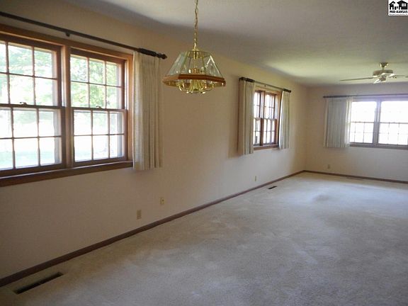 2nd image of 1500 W 18th Ave