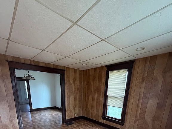 3rd image of 604 S Jackson St