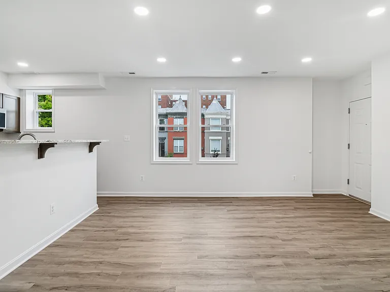 303 Seaton Pl NE #4 — Photo 18