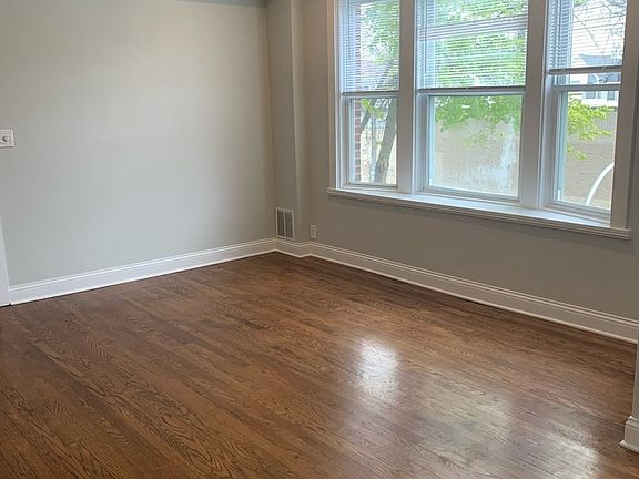 4th image of 3951 N Mozart St #2N