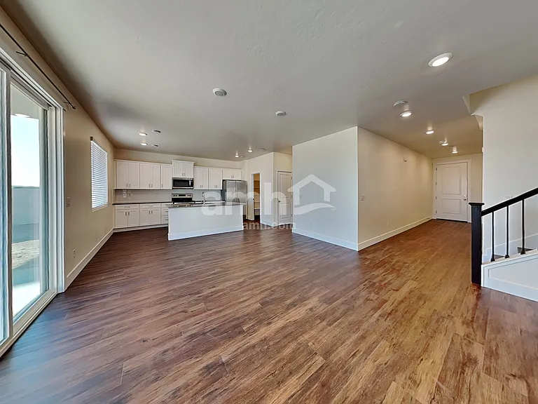 1407 E Ludlow Dr — Photo 6