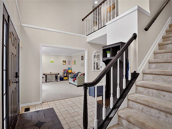 3rd image of 224 Valley Park Dr