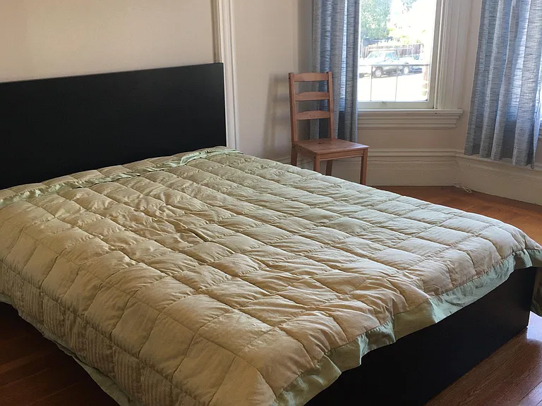 Large Bedroom - Fits King Bed #1