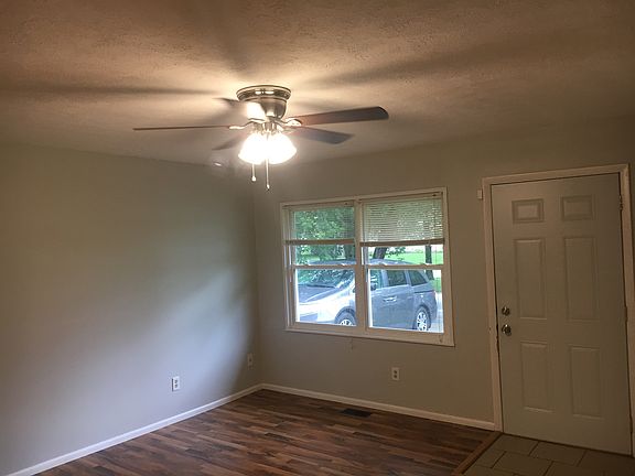 4th image of 1125 Kensington Dr