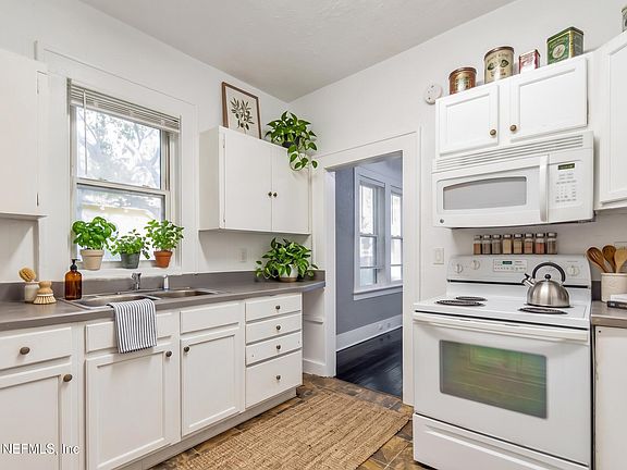 2nd image of 74 W 27TH Street