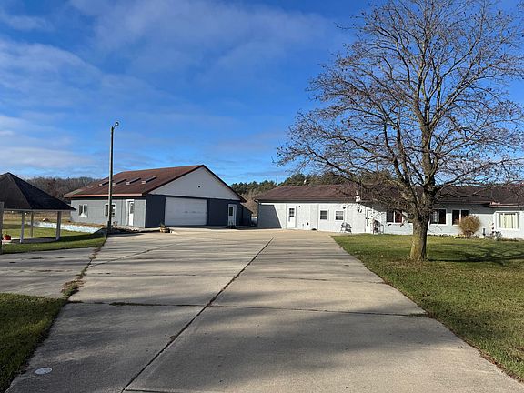 2nd image of 1405 190th Ave