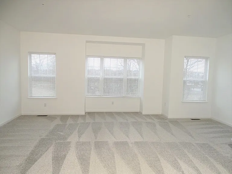 12 Glenbrook Ct — Photo 3