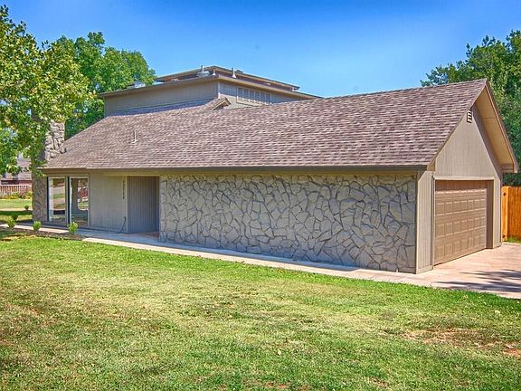 2nd image of 4048 Thunderbird Dr