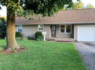 239 River Ln, Loves Park, IL 61111