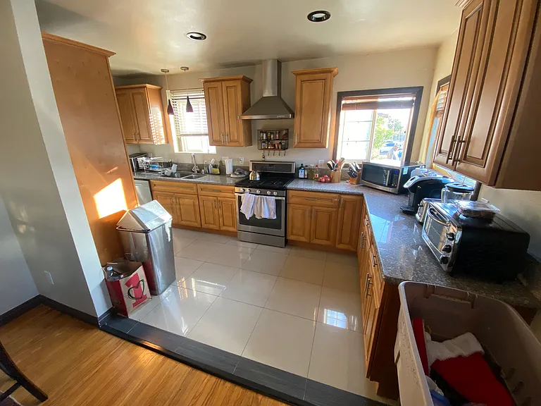 5422 Eileen Ave — Photo 2