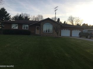 2925 Hillcrest Dr, New Era, MI 49446