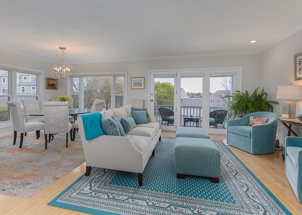 1st image of 7 Whaler Ln
