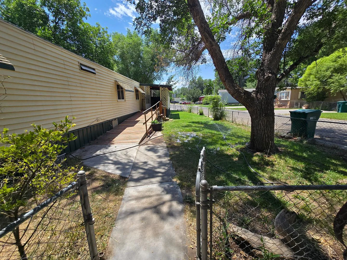 825 E Ottley Ave — Photo 3