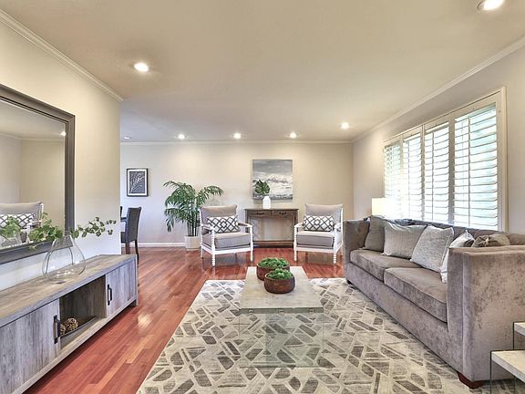 3rd image of 202 Bahia Ct