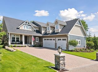 155 Wooddale Ave, Wayzata, MN 55391