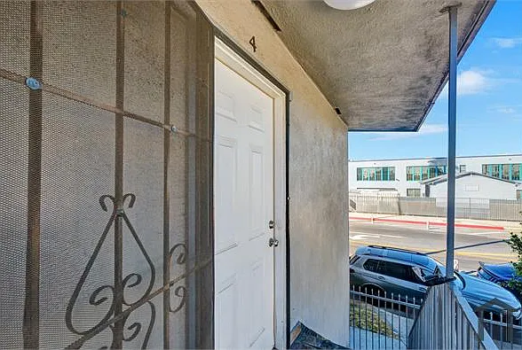 8508 Avalon Blvd #4 — Photo 16