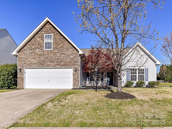 3rd image of 15506 Lakepoint Forest Dr